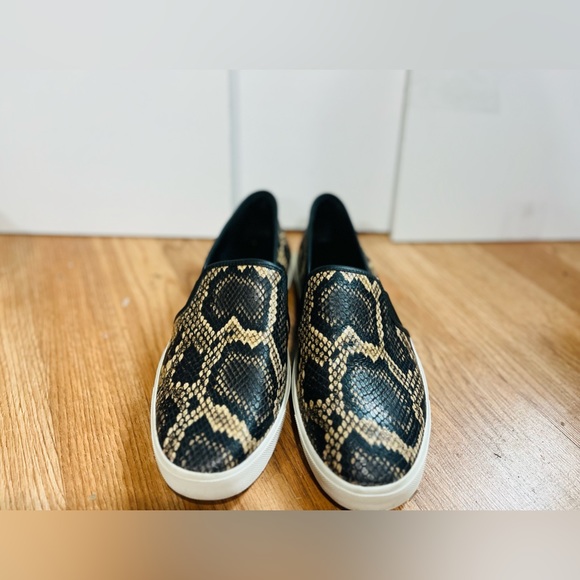 Vince Blair snakeskin embossed leather sneaker size 9.5 - Picture 2 of 7